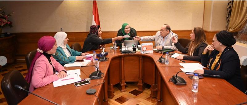 القباج خلال لقائها بالنائبات الحكومة والبرلمان يعملان معا من أجل  الوطن والمواطن المصري. ( صور )
