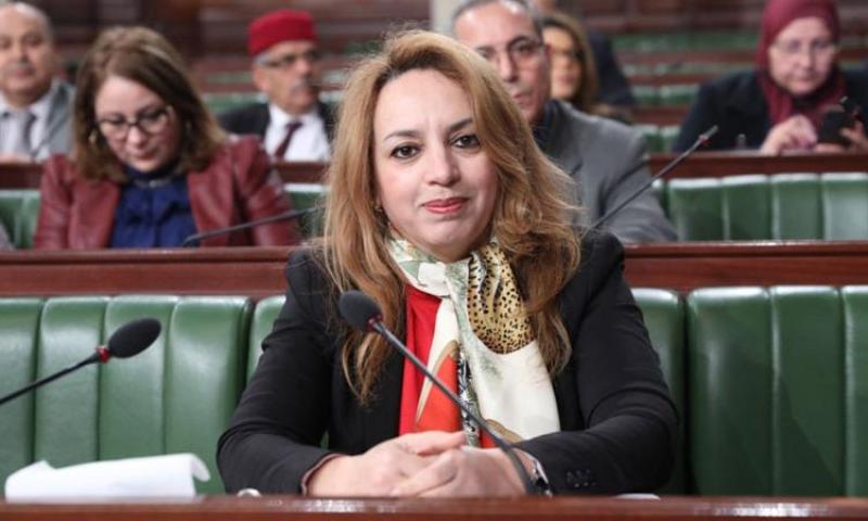 وزيرة الاقتصاد والتخطيط التونسية فريال السبعي