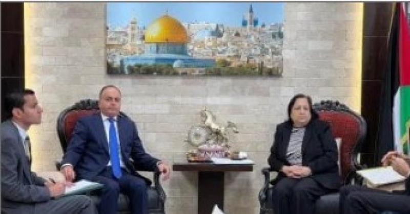 سفير مصر لدى رام الله مع وزيرة الصحة الفلسطينية