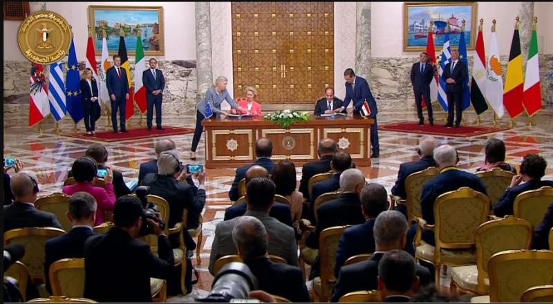 الرئيس السيسي يشهد مراسم توقيع اتفاقيات مع رئيسة المفوضية الأوربية بقصر الاتحادية