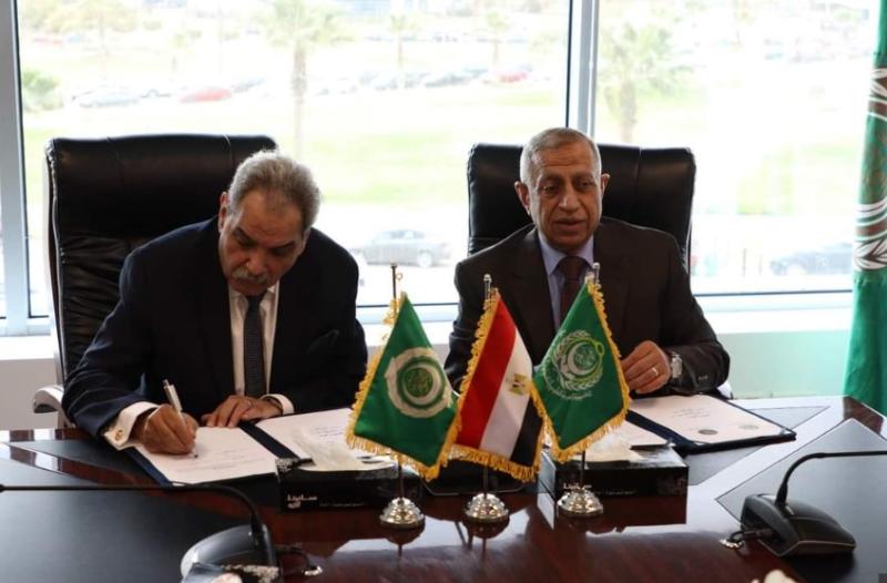 الأكاديمية العربية توقع إتفاقية تعاون مشترك مع المركز الإقليمي للتدريب بالقرية الذكية (صور)
