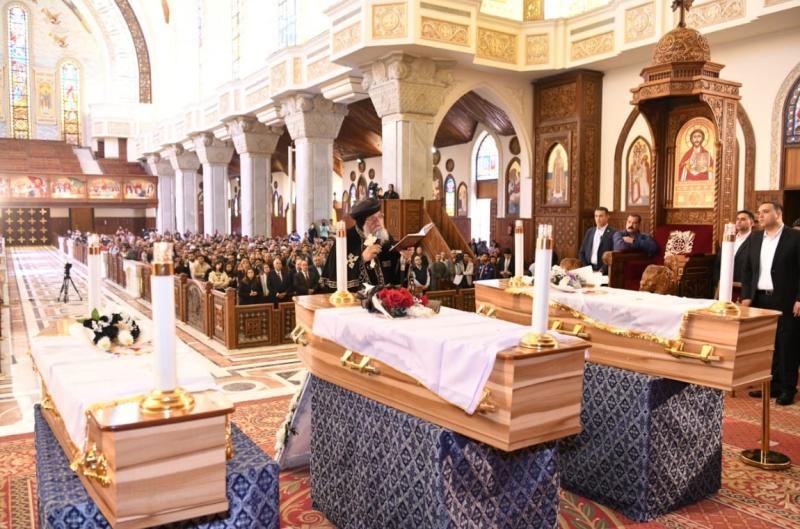 وزيرة الهجرة تشارك في صلاة جنازة الرهبان الثلاثة شهداء حادث جنوب إفريقيا