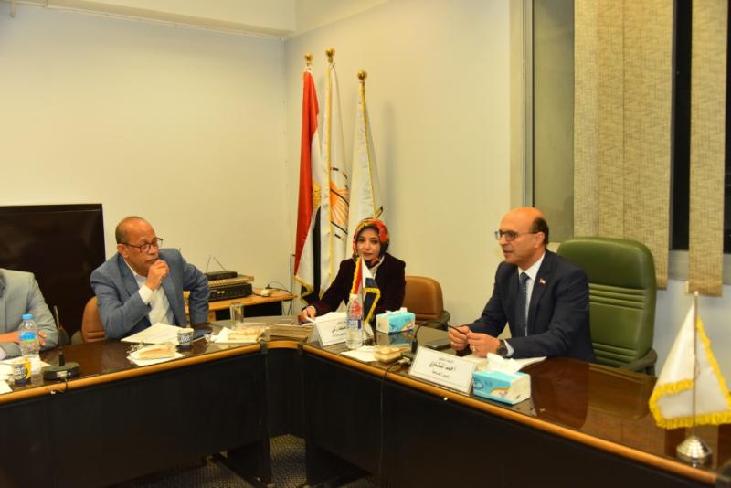 رئيس جامعة أسيوط يرأس الاجتماع الدوري لمعهد جنوب مصر للأورام