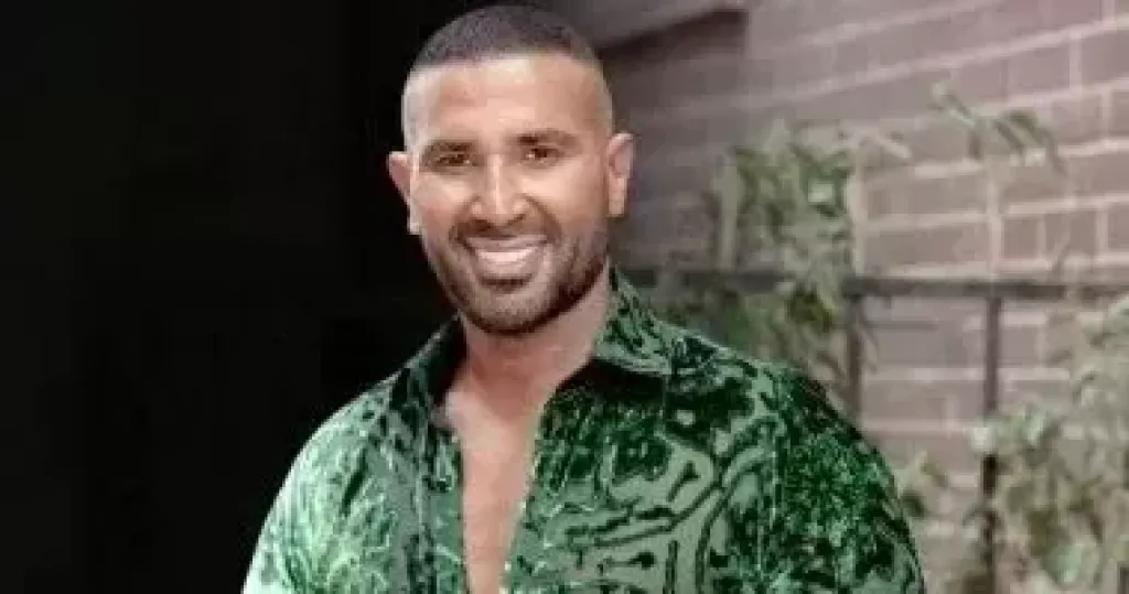 حلا شيحة وحنان ترك تدعمان أحمد سعد أثناء تعلم القرآن بالحرم النبوى