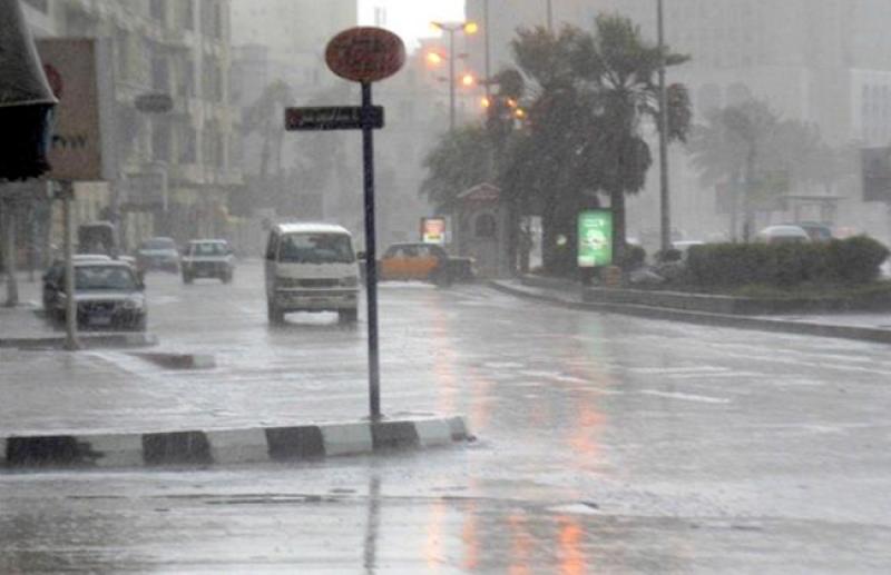 استعدادات المرور لمواجهة تداعيات المنخفضات الجوية وإرشادات للقيادة في العواصف والأمطار