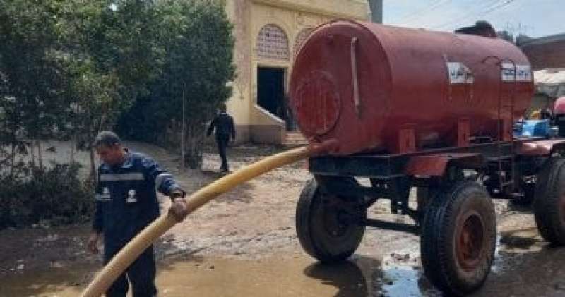 محافظ كفر الشيخ: كسح مياه الأمطار وجاهزية المعدات لمجابهة تغيرات المناخ