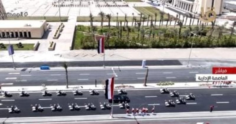 موكب الرئيس السيسى يتجه إلى النصب التذكارى بالعاصمة الإدارية الجديدة