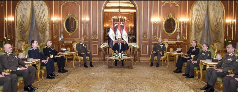 القوات المسلحة تهنئ القائد الأعلى للقوات المسلحة بتولى فترة رئاسية جديدة (صور)