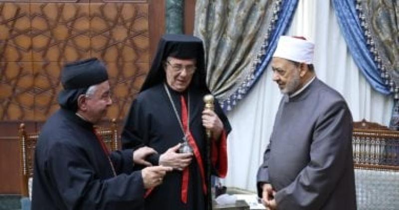 شيخ الأزهر يستقبل أسقف الإسكندرية للأرمن الكاثوليك ورئيس أساقفة الطائفة المارونية
