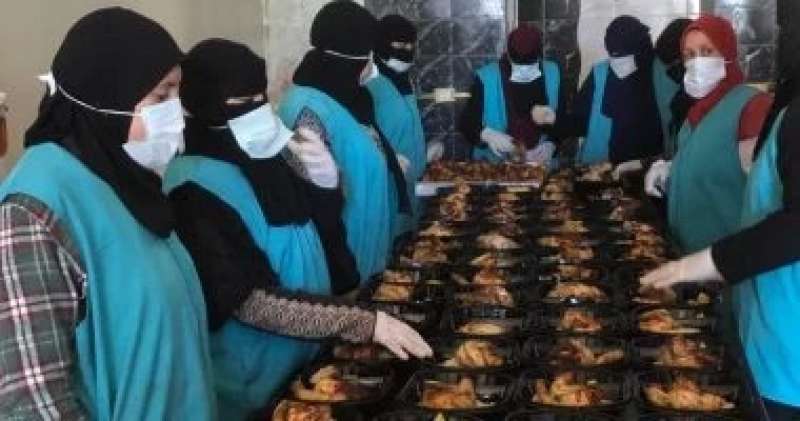 ”القومى للمرأة” يوزع 150 ألف وجبة إفطار على السيدات غير القادرات بالفيوم