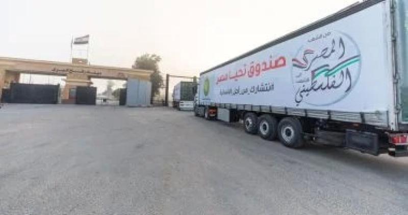دخول 401 شاحنة مساعدات إنسانية تشمل أغذية وأدوية ووقودًا إلى قطاع غزة اليوم