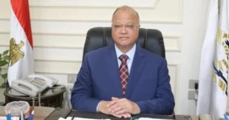 نائب محافظ القاهرة يشن حملة لإزالة الإشغالات بالمرج والنزهة