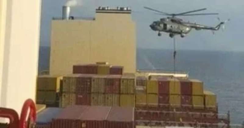 وسائل إعلام إيرانية: يجرى نقل السفينة الإسرائيلية للمياه السيادية للبلاد