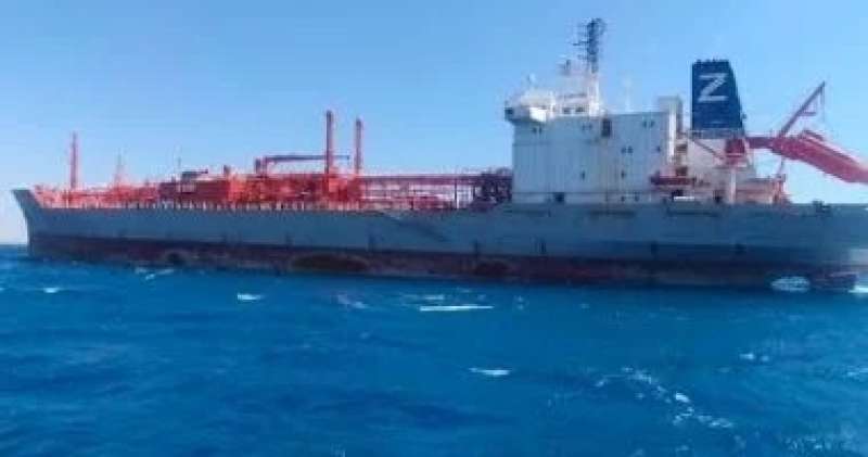 وصول سفينة الغاز الليبيرية CLAUDIA GAS الجانحة بخليج العقبة ميناء سفاجا البحرى