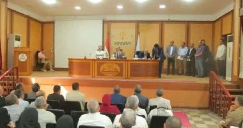 محافظ كفر الشيخ يتابع موقف تنفيذ إزالة التعديات على الأراضي الزراعية