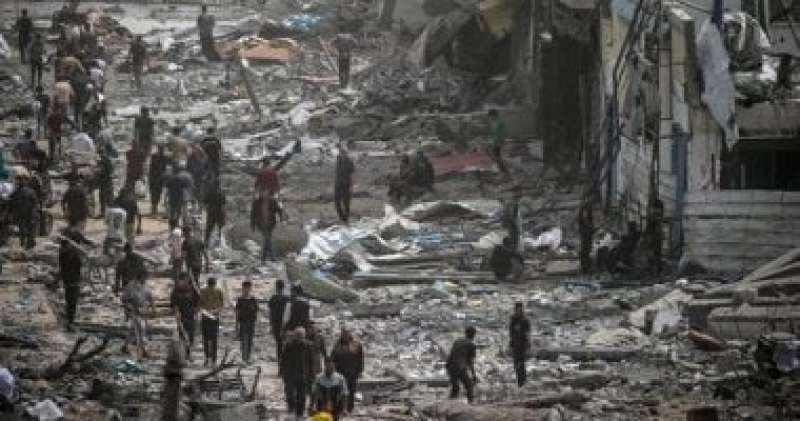 القاهرة الإخبارية: طائرات الاحتلال تقصف بكثافة مخيم النصيرات وسط قطاع غزة