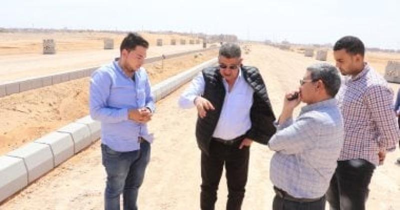 رئيس جهاز مدينة السادات يتفقد أعمال رفع كفاءة الطرق ومحطات معالجة الصرف الصحى