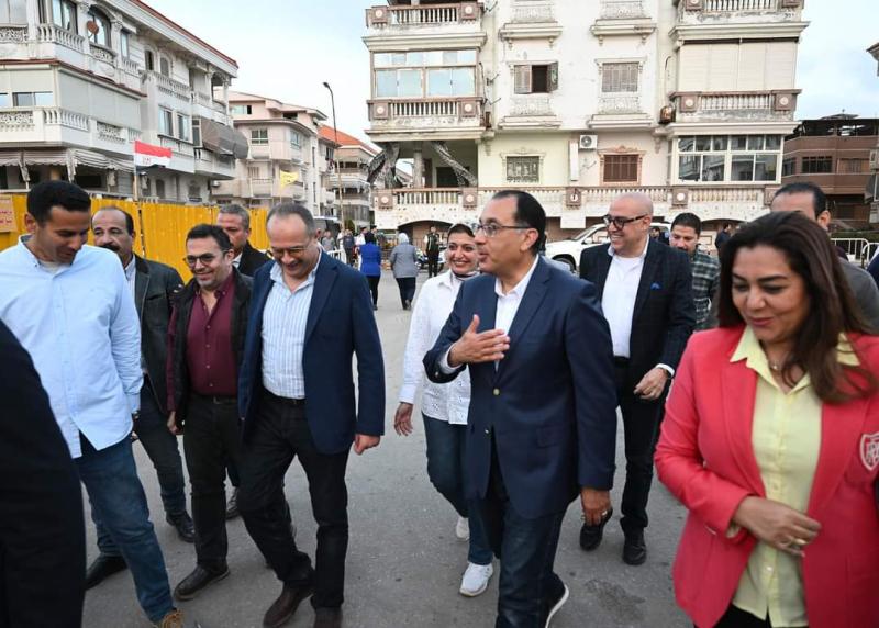 رئيس الوزراء يتفقد أعمال تطوير منطقة اللسان والممشى السياحي بمدينة رأس البر
