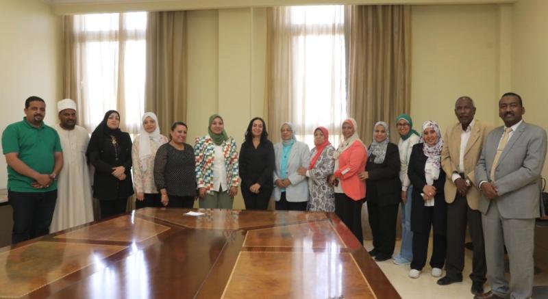 الدكتورة مايا مرسي تجتمع  بعضوات واعضاء فرع المجلس بأسوان