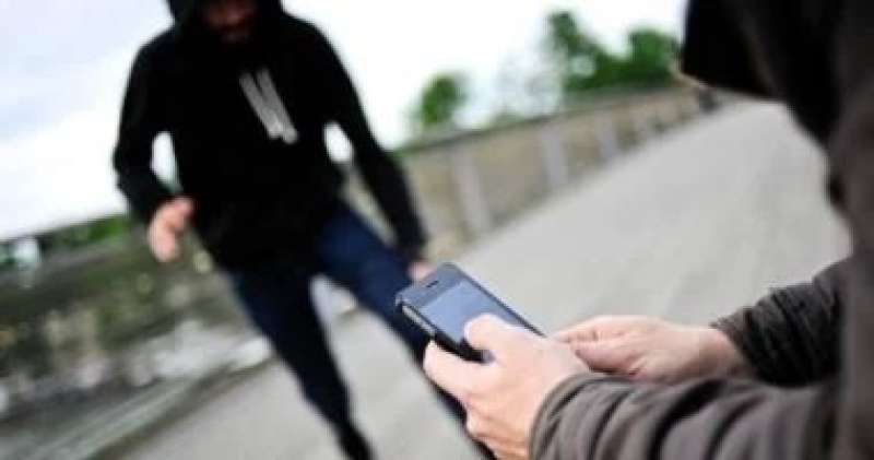 متهم بسرقة هواتف المواطنين بالوايلى: أسرقها بأسلوب المغالفة وأبيعها لتاجر