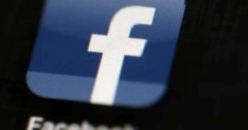 ضبط المتهم بسرقة حسابات فيس بوك من مواطنين لطلب تحويل مبالغ مالية