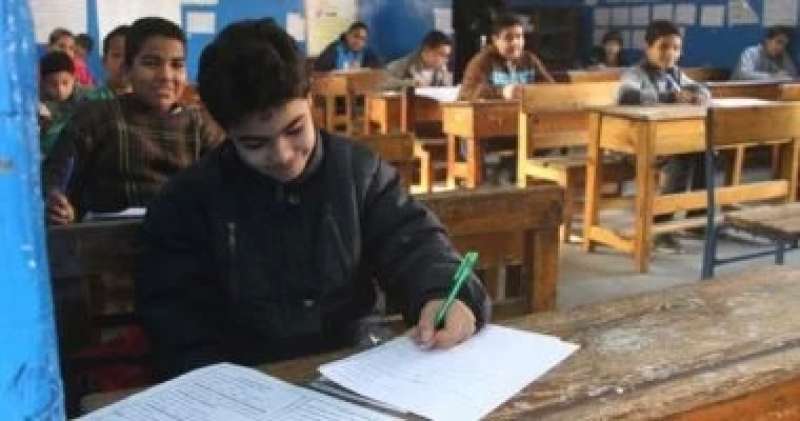 طلاب القاهرة يؤدون امتحانات المهام الأدائية والمواد خارج المجموع والعملى لجميع المراحل
