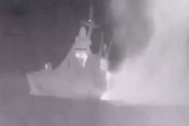 وزارة الدفاع الأوكرانية: قصفنا سفينة روسية في شبه جزيرة القرم