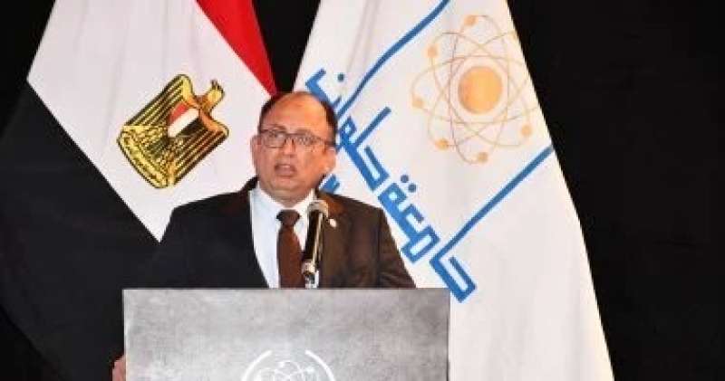 رئيس جامعة حلوان يهنئ الرئيس السيسى والقوات المسلحة بذكرى تحرير سيناء