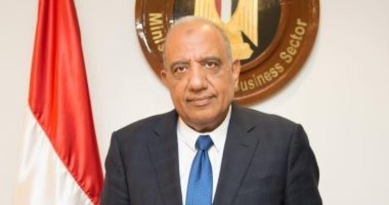 وزير قطاع الأعمال يتفقد أعمال تطوير شركة النصر لصناعة السيارات وخطوط الإنتاج