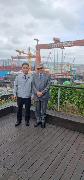 رئيس «قناة السويس» يبحث سبل التعاون في مجال بناء السفن مع «هيونداي للصناعات الثقيلة»