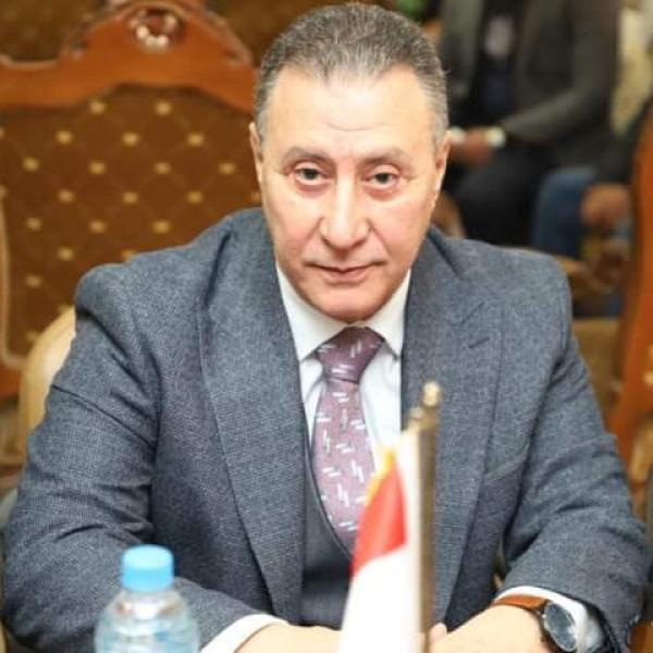 هشام فاروق المهيري رئيس النقابه العامه للخدمات الاداريه والاجتماعيه 