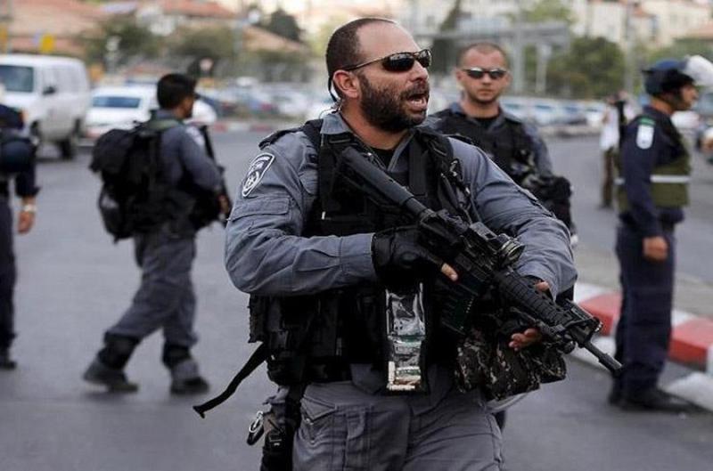 إصابة إسرائيلية في عملية طعن في ”الرملة” وشرطة الاحتلال تعلن ”تحييد” منفذ العملية