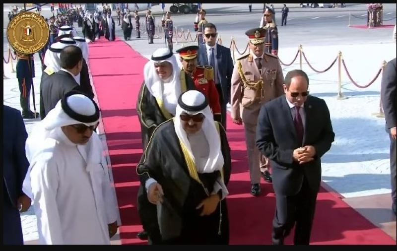 مراسم استقبال رسمية لأمير الكويت بمطار القاهرة الدولي