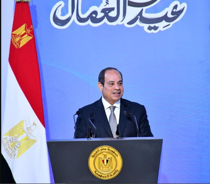 الرئيس السيسي يشهد الاحتفال بعيد العمال بمجمع هاير الصناعي