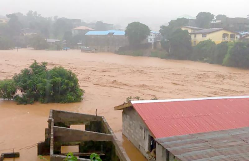 ضحايا وفوضى عارمة.. ارتفاع حصيلة فيضانات كينيا إلى 228 قتيلًا