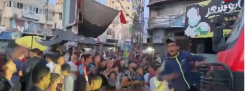 احتفالات عارمة فى رفح الفلسطينية بعد قبول حماس مقترح وقف إطلاق النار