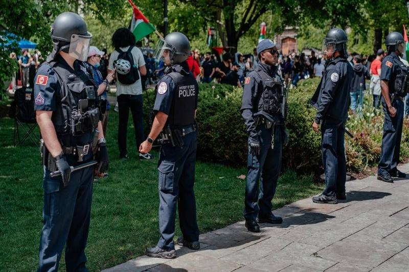 الشرطة الأمريكية تعتقل 20 طالبًا بجامعة جورج واشنطن ضمن اعتصام مؤيد للفلسطينيين