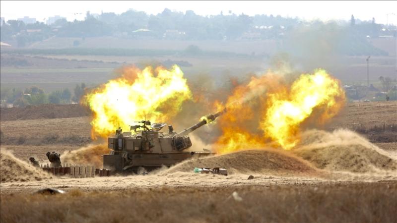 قصف مدفعي كثيف لإسرائيل