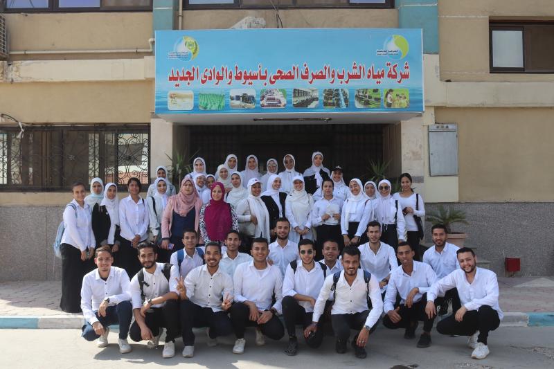 120  طالب من كلية التمريض في رحاب محطة  نزلة عبداللاه المرشحة