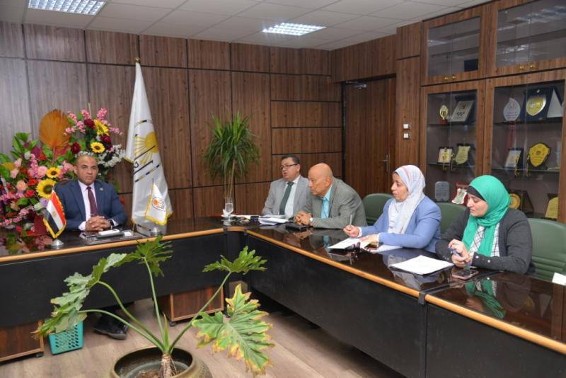 رئيس جامعة أسيوط يتابع إجراءات ”اللجنة العليا للتدريب والتطوير ”وخطة عملها خلال الفترة المقبلة