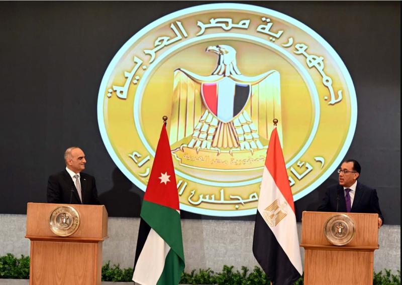 رئيس الوزراء: العمل على زيادة حجم الاستثمارات المتبادلة بين القطاعين الخاص بمصر والأردن