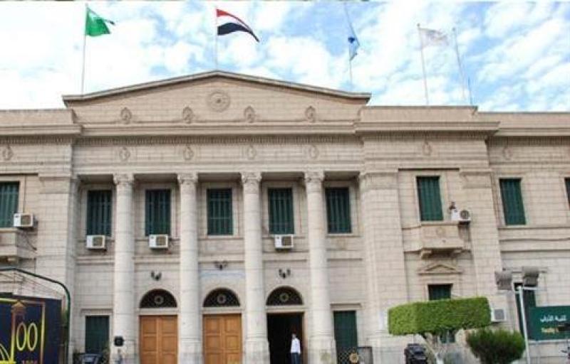 الخشت يترأس لجنة اختيار المرشحين لعمادة كلية الاقتصاد والعلوم السياسية جامعة القاهرة