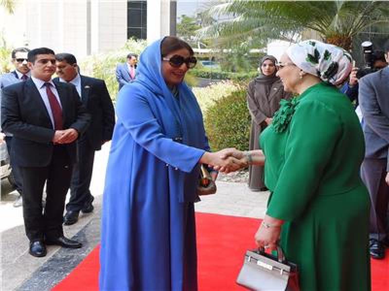 السيدة انتصار السيسي تنشر صورًا من زيارتها للعاصمة الإدارية بصحبة حرم سلطان عمان