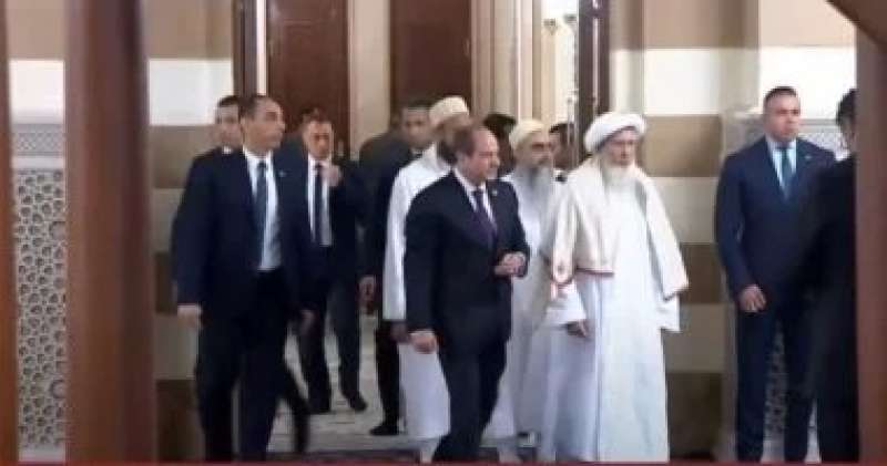 الرئيس السيسى يتفقد مسجد السيدة زينب بعد تطويره.. فيديو