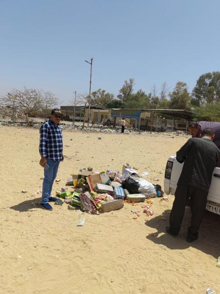 محافظ أسيوط: إعدام 2.5 طن أغذية ومشروبات فاسدة تم ضبطها خلال عدة حملات بمركز القوصية