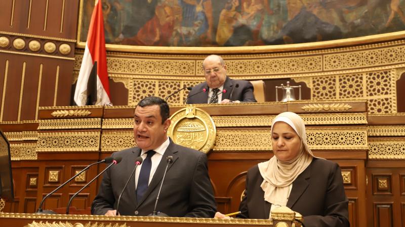 برلمانى ممازحا أبو شقة خلال مناقشة الأثر التشريعى لـ”المنازعات الضريبية”: ”أتعابه بالدولار”
