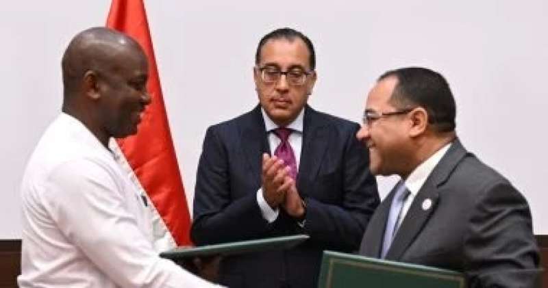 رئيس الوزراء يشهد توقيع مذكرة تفاهم مع وزارة الإدارة العامة فى سيراليون