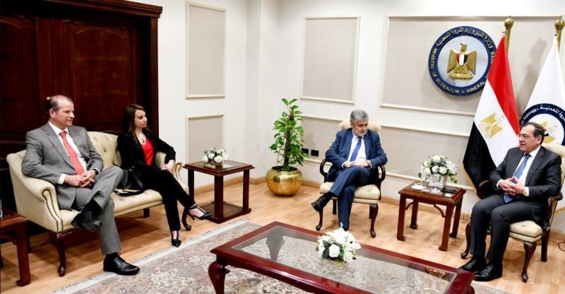 وزير البترول يبحث مع سفير تشيلي ورئيس ”إيناب سيبترول” أنشطة الشركة في مصر
