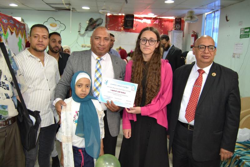 الوفد الروسي بجامعة أسيوط يزور معهد جنوب مصر للأورام لدعم الأطفال مرضى السرطان