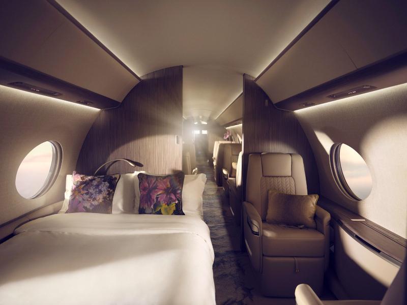 القطرية لطائرات رجال الأعمال تحتفي باستلام أول طائرة في العالم من طراز جلفستريم G700 في مدينة الدوحة